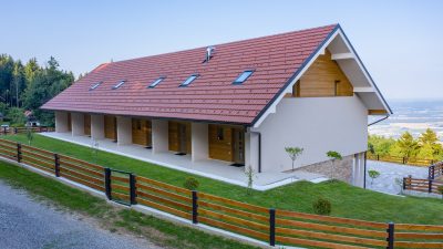 APARTMAJI HOČKA KOČA