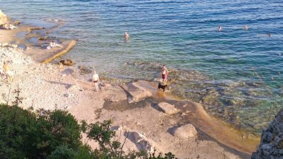 Pasja plaža Mikulova kava, Kostrena