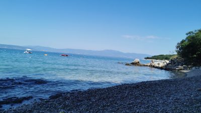 Pasja plaža kamp Njivice, Krk