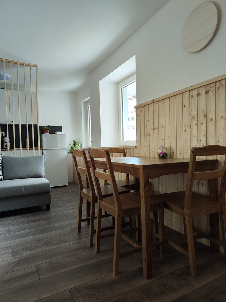 jedilni kot - psom prijazen apartma