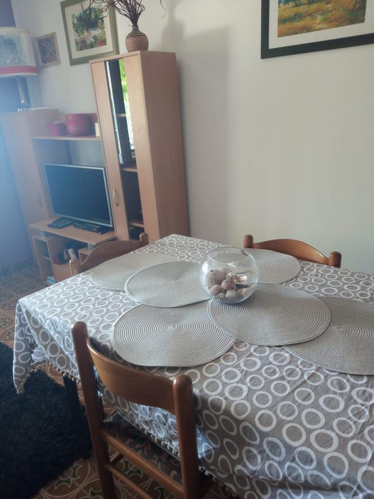 Počitniška hiška Perna jedilnica