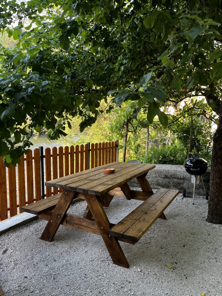 ograjen prostor zunaj - psom prijazen apartma