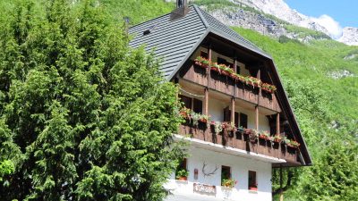 Gostišče Jelinc v Triglavskem narodnem parku – domača hrana